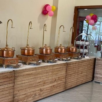Premium Catering Services: Mom Made Food